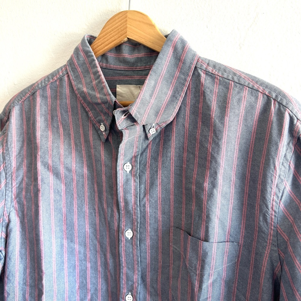 Band of Outsiders striped button down shirt #menswear #stripedshirt
